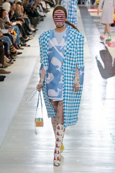Look 17
